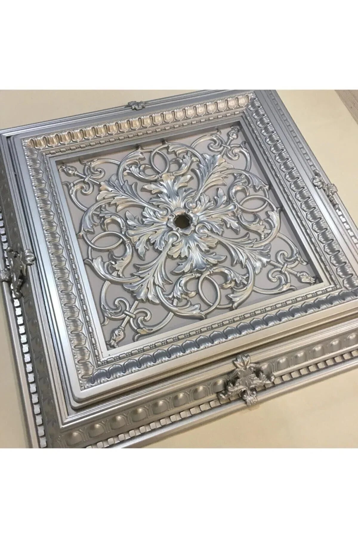 Led Döşenebilir Saray Tavan Avize Göbeği